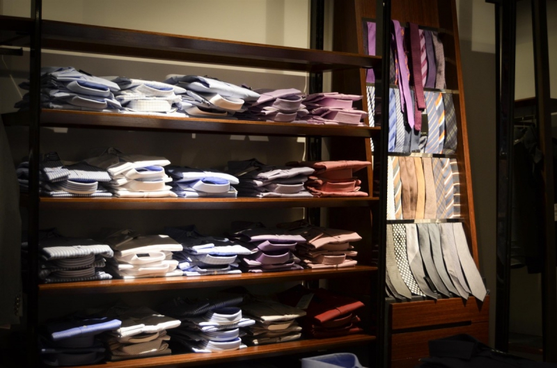 vente-BOUYON-min_shirts_exhibition_shop_shopping_shelf_buy_business_clothing-940715